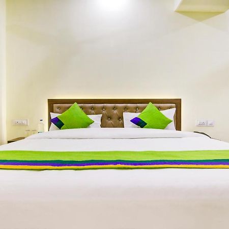 Itsy Hotels Oasis Inn Jalandhar Extérieur photo