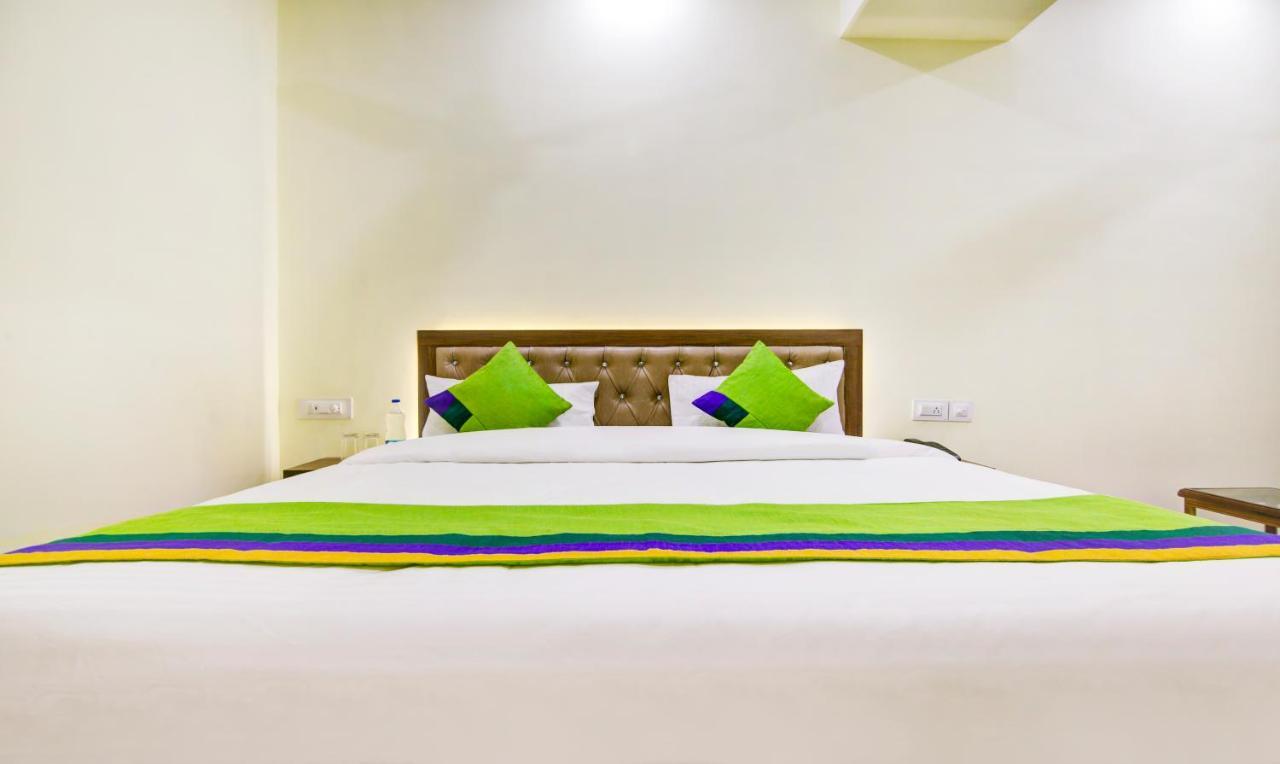 Itsy Hotels Oasis Inn Jalandhar Extérieur photo