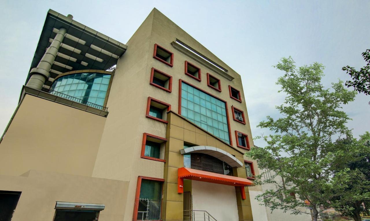 Itsy Hotels Oasis Inn Jalandhar Extérieur photo